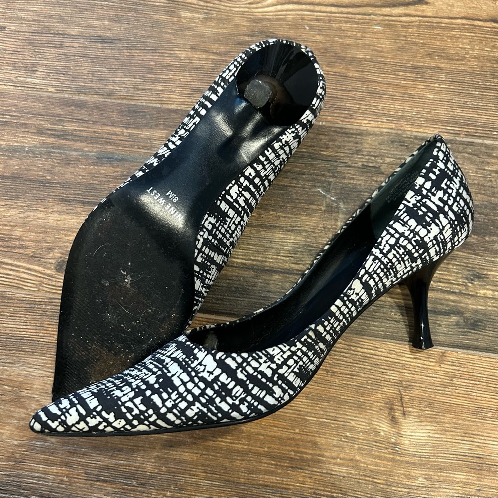 Nine West Black & White Graphic Print Heels - Size 8.5M - Picture 16 of 16
